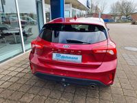 Używany Ford Focus Titanium 150 KM (110 kW) 2018 Czerwony Sedan/Limuzyna