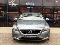 Gebraucht Volvo V40 You! 122 PS (89 kW) 2015 Grau Limousine