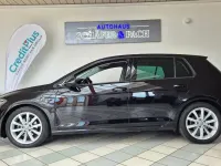 Gebraucht VW Golf VII Highline 125 PS (91 kW) 2018 Schwarz Limousine