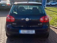 Gebraucht VW Golf V 119 PS (87 kW) 2004 Blau Kleinwagen