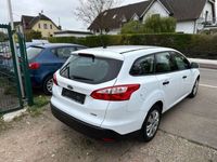 Gebraucht Ford Focus 101 PS (74 kW) 2013 Weiß Kombi