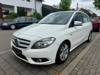 Gebraucht Mercedes B180 122 PS (89 kW) 2012 Weiß Van / Kleinbus