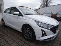 Neu Hyundai i20 101 PS (74 kW) 2025 Weiß Limousine