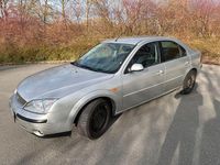 Gebraucht Ford Mondeo Ghia 125 PS (91 kW) 2003 Silber Limousine