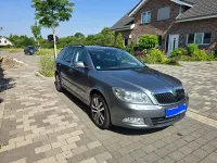 Gebraucht Skoda Octavia Ambition 105 PS (77 kW) 2012 Grau Kombi