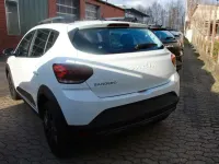 Używany Dacia Sandero Expression 91 KM (66 kW) 2024 Biały Hatchback