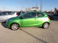 Gebraucht Mazda 2 Inclusive 75 PS (55 kW) 2010 Grün Kleinwagen