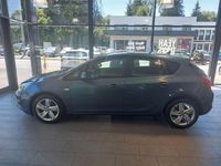 Gebraucht Opel Astra Edition 140 PS (102 kW) 2015 Azur blau (m2) Limousine