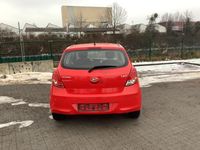 Gebraucht Hyundai i20 86 PS (63 kW) 2013 Rot Kleinwagen