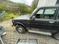 Second-hand Lada niva 83 CP (61 kW) 2012 Negru SUV