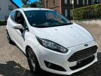 Gebraucht Ford Fiesta 59 PS (43 kW) 2012 Weiß Kleinwagen