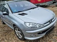 Gebraucht Peugeot 206 Tendance 88 PS (64 kW) 2004 Silber Limousine