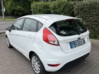 Gebraucht Ford Fiesta Trend 65 PS (47 kW) 2016 Weiß Kleinwagen