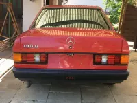Gebraucht Mercedes 190 72 PS (52 kW) 1988 Rot Limousine
