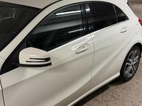 Gebraucht Mercedes A200 156 PS (114 kW) 2016 Weiß Kleinwagen