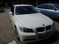 Gebraucht BMW 318 143 PS (105 kW) 2007 Weiß Limousine