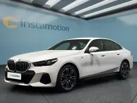 Gebraucht BMW 520 M Sport 197 PS (144 kW) 2024 Weiß Limousine