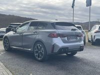 Neu BMW 120 Performance 156 PS (114 kW) 2026 Skyscraper grau metallic Kleinwagen