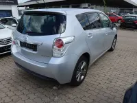 Gebraucht Toyota Verso Comfort 177 PS (130 kW) 2015 Silber Van / Kleinbus