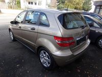 Gebraucht Mercedes B200 136 PS (100 kW) 2006 Gold Van / Kleinbus