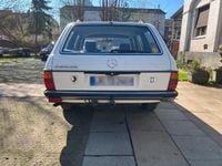 Gebraucht Mercedes 240 72 PS (52 kW) 1985 Kombi