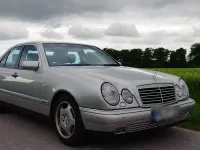 Gebraucht Mercedes E280 204 PS (150 kW) 1998 Silber Limousine