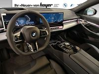 Neu BMW 520 M Sport 197 PS (144 kW) 2025 Cape york grün metallic Kombi