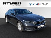 Gebraucht BMW 530e 299 PS (219 kW) 2024 Sophistograu brillanteffekt metallic Limousine