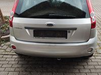 Gebraucht Ford Fiesta Ambiente 69 PS (50 kW) 2007 Silber Kleinwagen