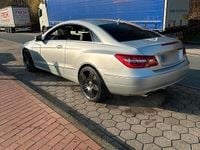 Gebraucht Mercedes E200 184 PS (135 kW) 2011 Silber Coupé
