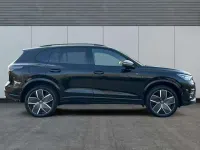 Neu VW Tiguan R-line Edition 193 PS (141 kW) 2025 Grenadillschwarz meta.../schwa SUV