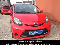 Gebraucht Toyota Aygo Cool 68 PS (50 kW) 2014 Bitone rot/schwarz black roof Kleinwagen