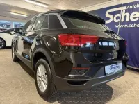 Second-hand VW T-Roc Basis 150 CP (110 kW) 2018 Negru SUV
