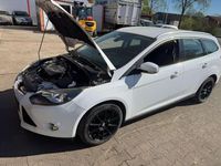 Używany Ford Focus Titanium 150 KM (110 kW) 2011 Biały Kombi