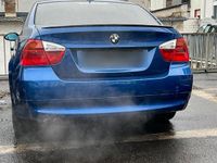 Gebraucht BMW 325 218 PS (160 kW) 2007 Blau Limousine