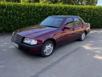 Gebraucht Mercedes C180 122 PS (89 kW) 1997 Rot Limousine