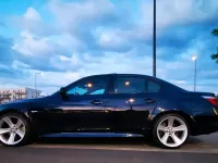 Gebraucht BMW 550 367 PS (269 kW) 2007 Blau Limousine