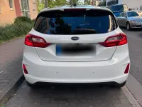 Gebraucht Ford Fiesta 101 PS (74 kW) 2018 Weiß Kleinwagen