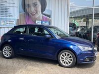 Gebraucht Audi A1 Attraction 86 PS (63 kW) 2014 Blau Kleinwagen
