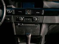 Gebraucht BMW 318 143 PS (105 kW) 2009 Silber Limousine