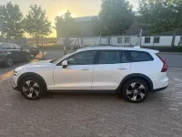 Gebraucht Volvo V60 CC Pro 197 PS (144 kW) 2021 Weiß Kombi