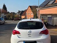 Gebraucht Opel Astra Active 120 PS (88 kW) 2013 Weiß Limousine