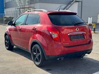 Gebraucht SsangYong Korando 175 PS (128 kW) 2014 Rot SUV