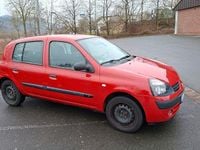Gebraucht Renault Clio II 58 PS (42 kW) 2003 Rot Limousine