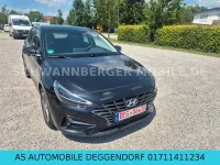Gebraucht Hyundai i30 Intro Edition 159 PS (116 kW) 2021 Schwarz Limousine
