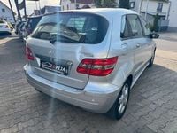 Gebraucht Mercedes B200 193 PS (141 kW) 2005 Silber Van / Kleinbus