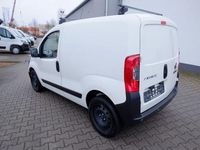 Gebraucht Fiat Fiorino 80 PS (58 kW) 2022 Weiß Van / Kleinbus