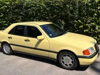 Gebraucht Mercedes C180 122 PS (89 kW) 1995 Gelb Limousine
