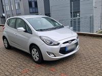 Gebraucht Hyundai ix20 90 PS (66 kW) 2013 Silber Kleinwagen