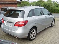 Gebraucht Mercedes B200 136 PS (100 kW) 2016 Silber Kleinwagen
